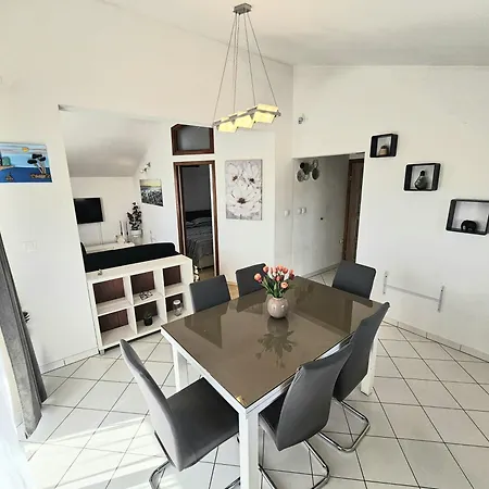 Zara Apartamento Biograd Na Moru